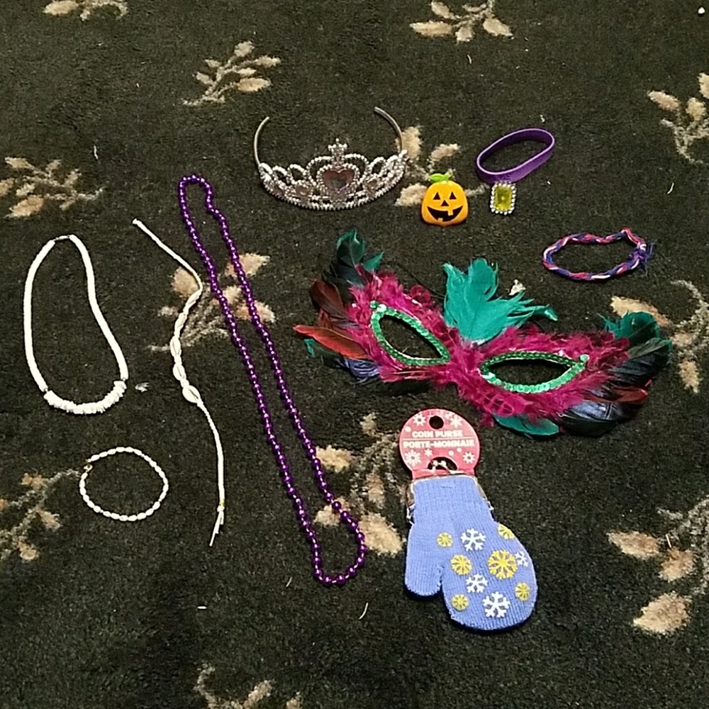 Assorted kids dress-up jewelry